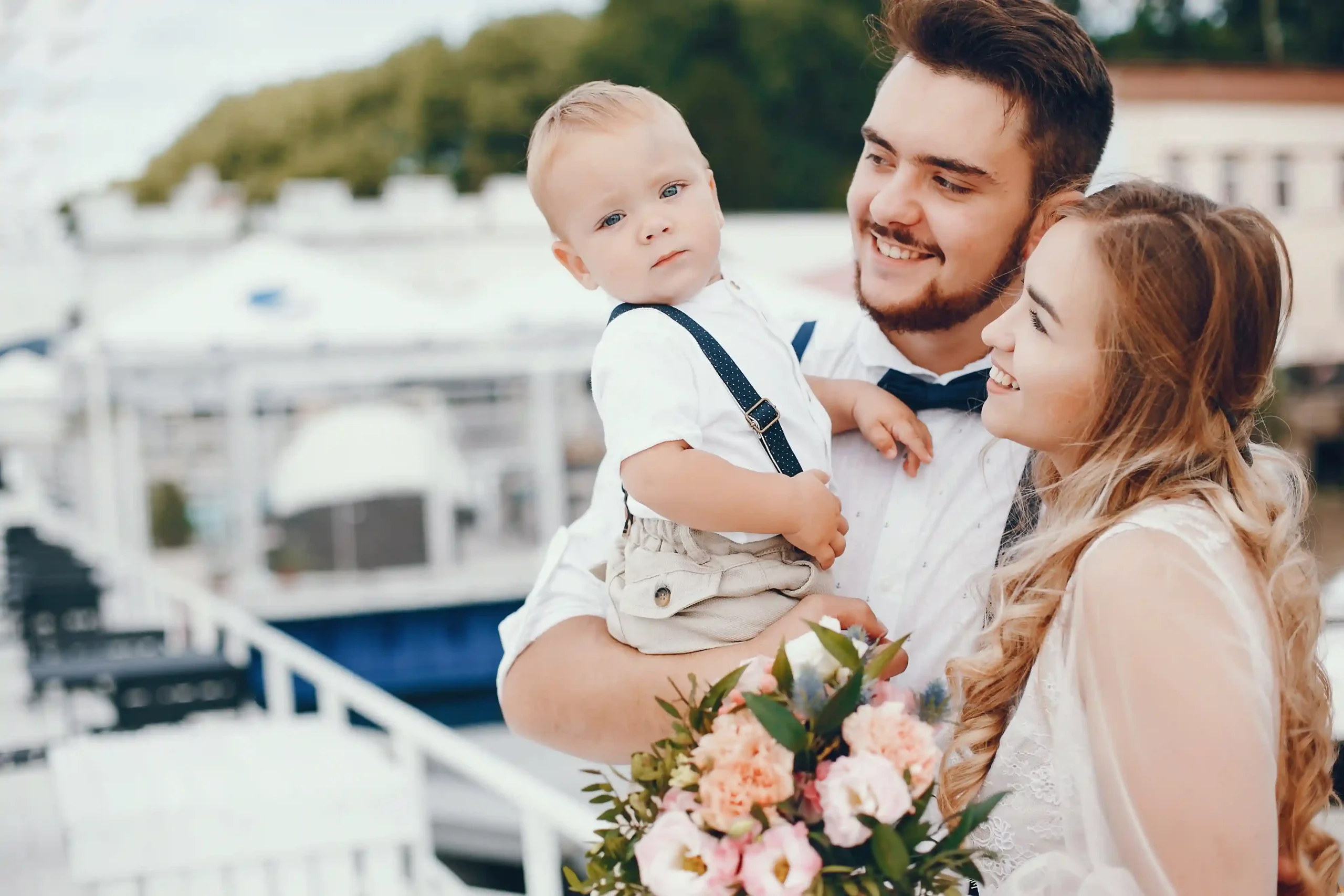 beautiful-family-with-cute-little-son beautiful-family-with-cute-little-son